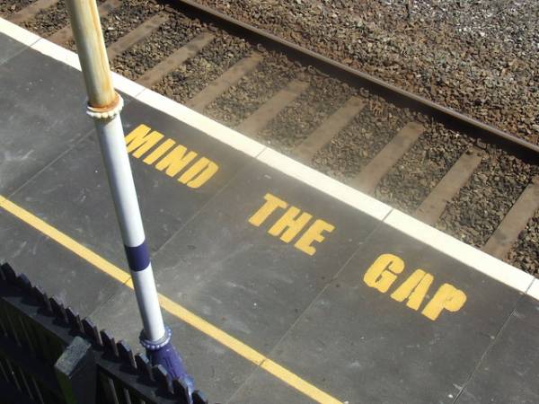 mind the gap sign