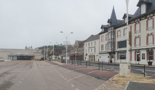 Arromanches museum cropped