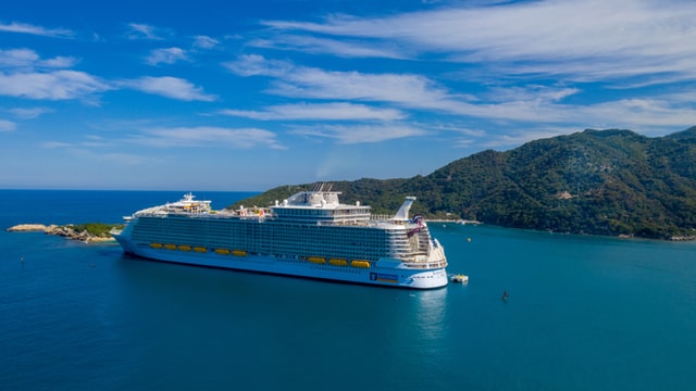 ToxicOceans cruise ship fernando jorge Q2B08QyXKC4 unsplash