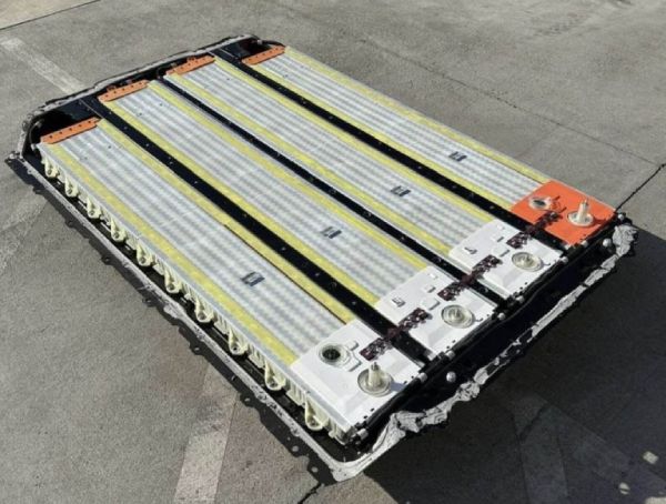 tesla battery 600