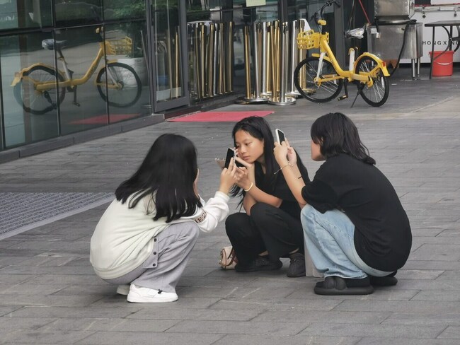 Jeff ExAd 12 squatting girls