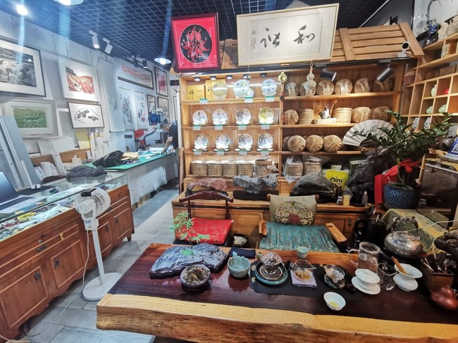 Jeff ExAd 4 framing store2