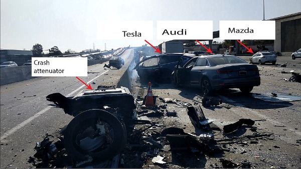 Accident scene caused by a Tesla on autopilot, Mountain View, 2018.
